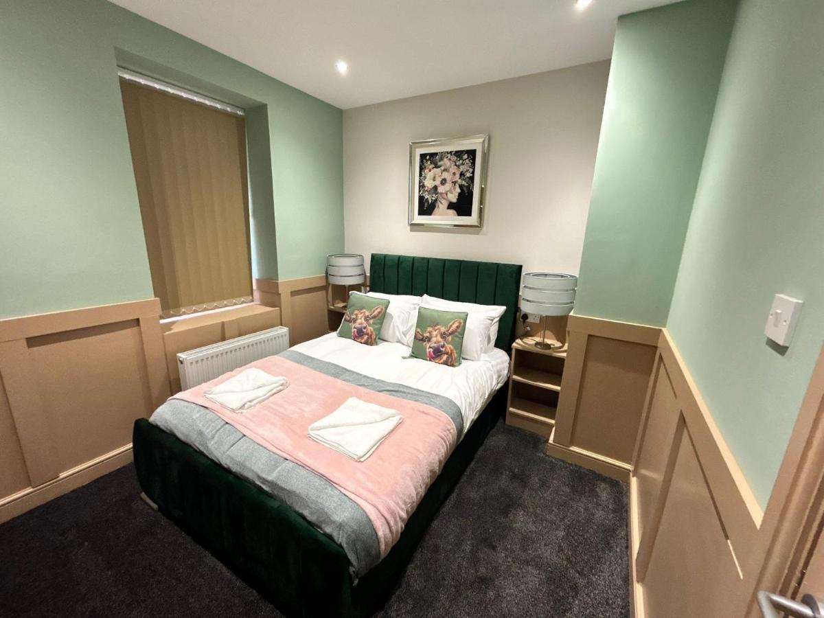 Strawberry Fields Suite By Sasco Apartments แบล็คพูล ภายนอก รูปภาพ