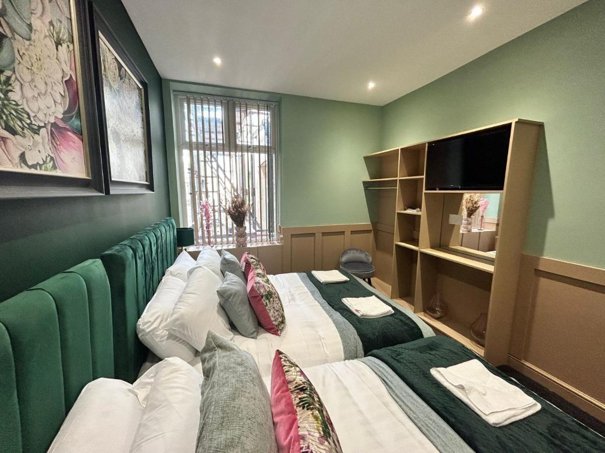 Strawberry Fields Suite By Sasco Apartments แบล็คพูล ภายนอก รูปภาพ