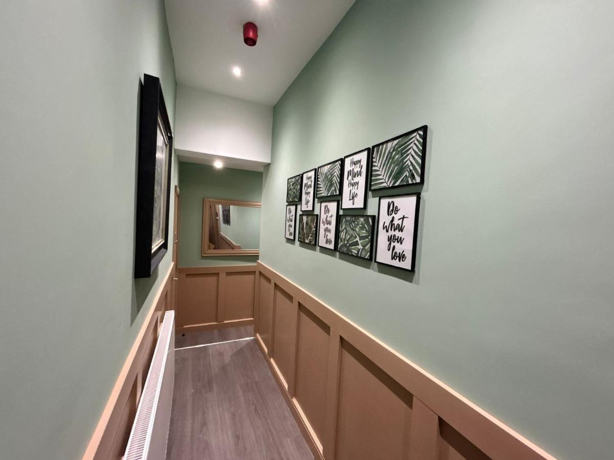 Strawberry Fields Suite By Sasco Apartments แบล็คพูล ภายนอก รูปภาพ